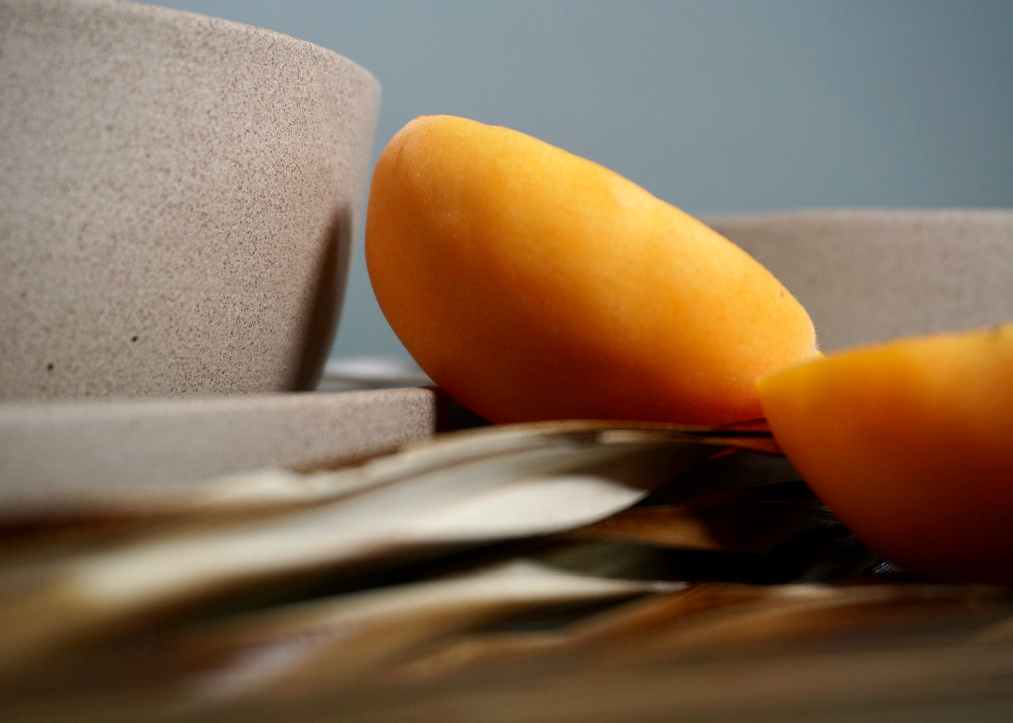 The Dinnerware Set - Gray/White